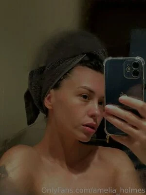 amelia_holmes content