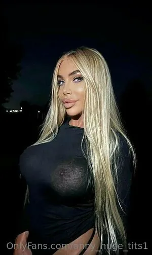 anny_huge_tits1