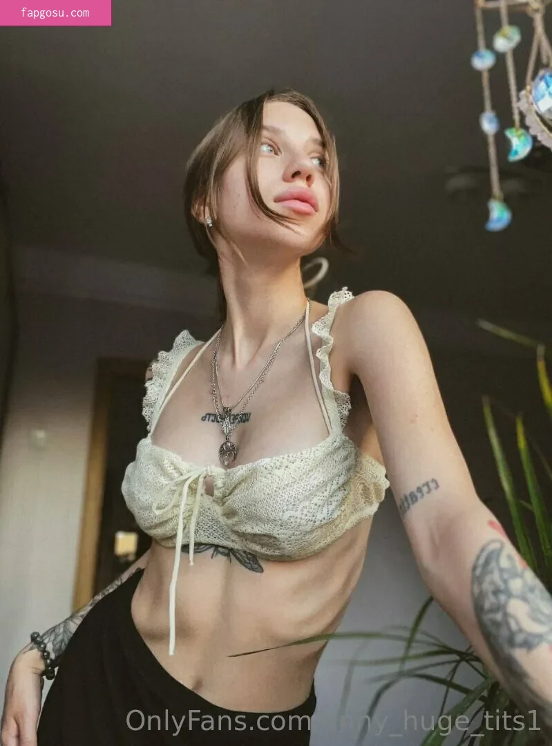anny_huge_tits1