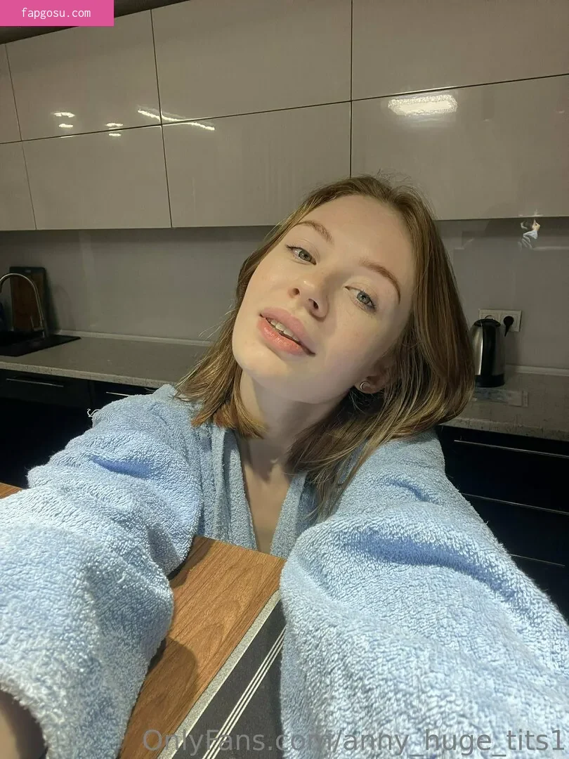 anny_huge_tits1