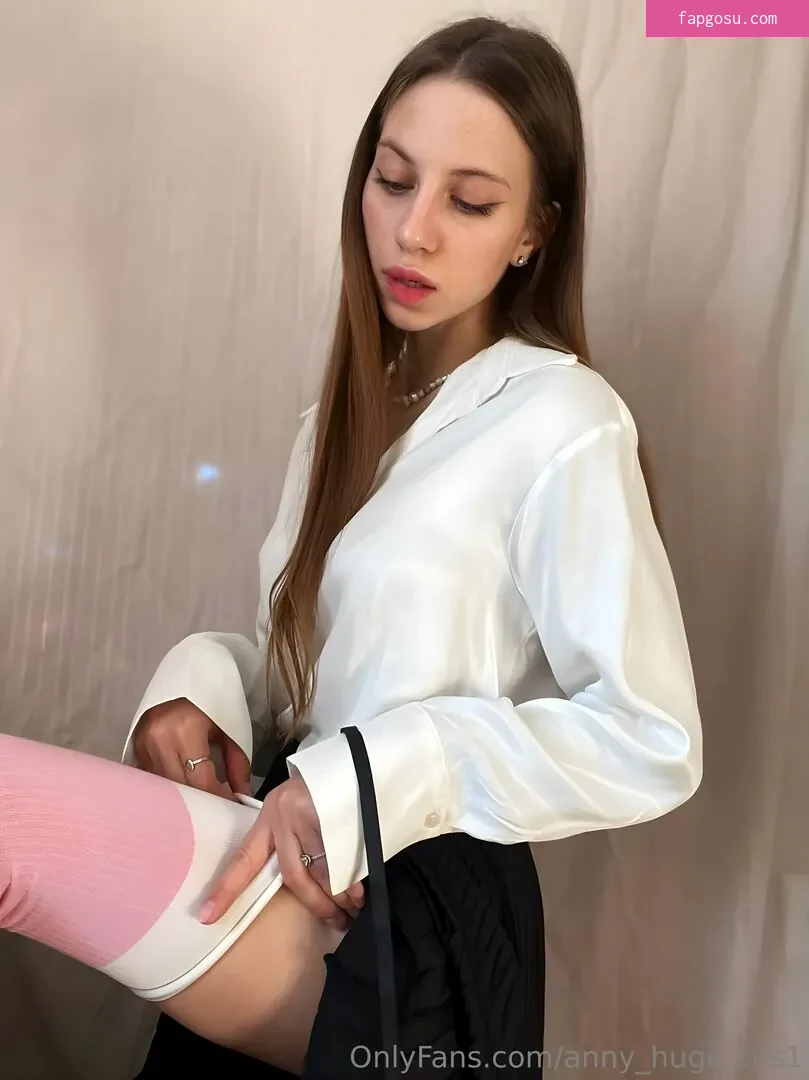 anny_huge_tits1