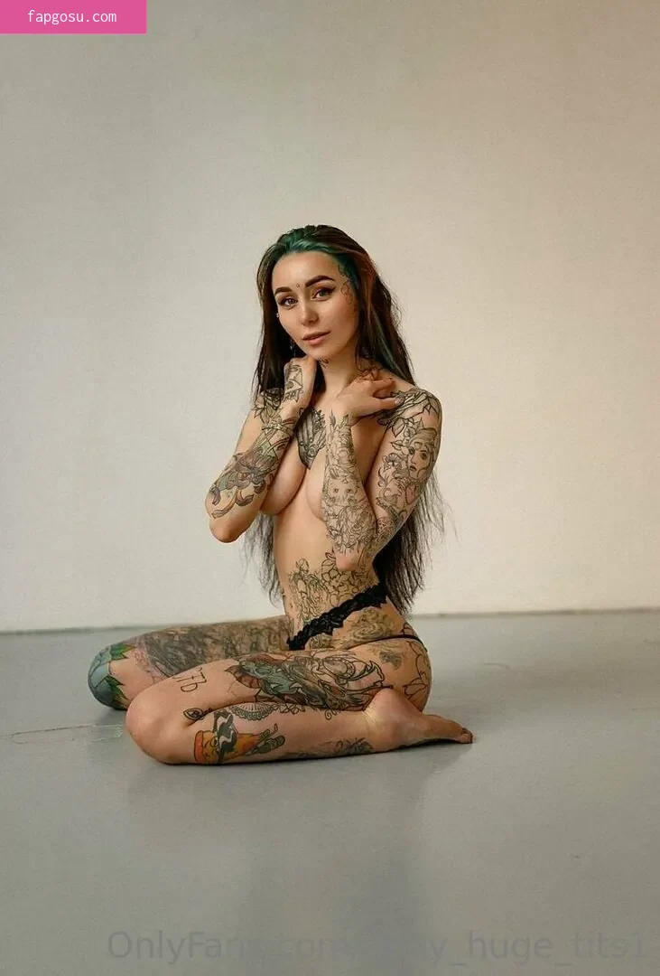 anny_huge_tits1