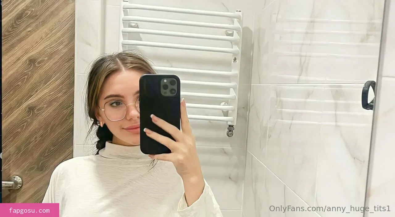 anny_huge_tits1