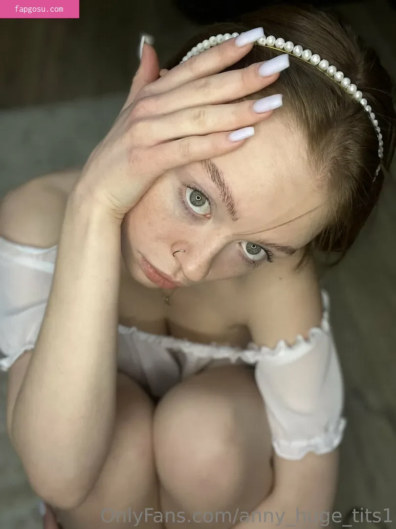 anny_huge_tits1