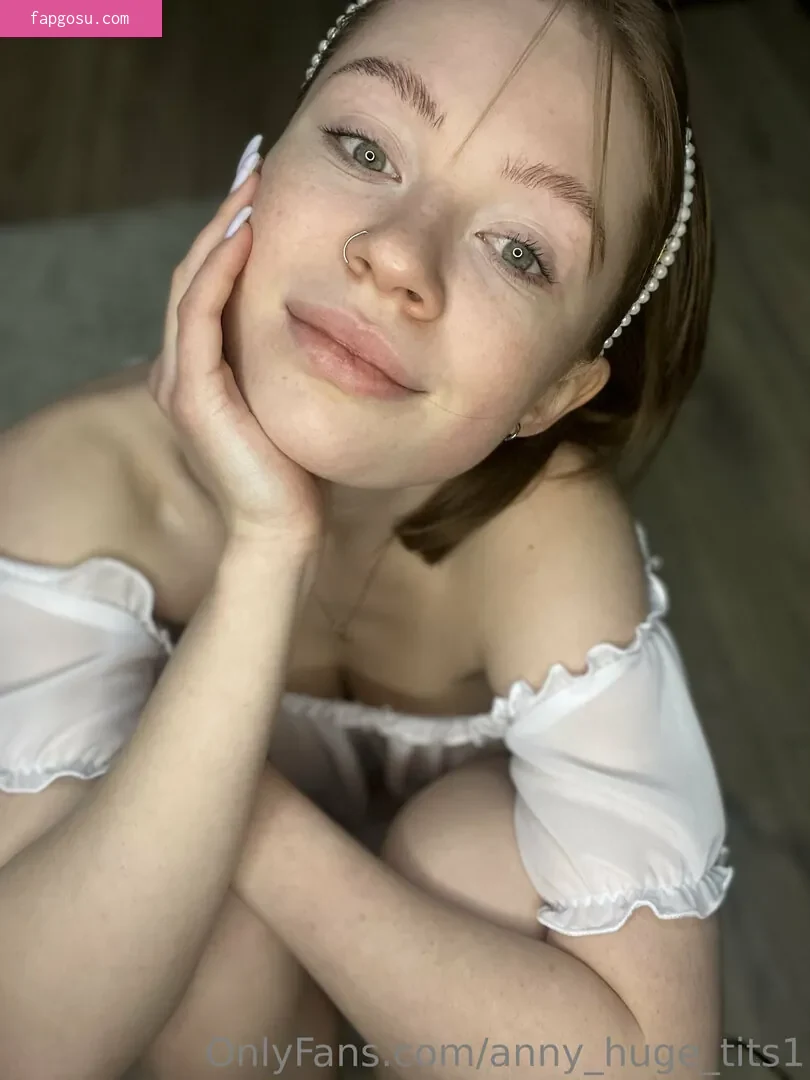 anny_huge_tits1