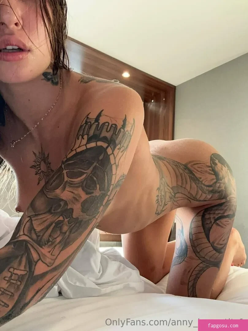 anny_huge_tits1