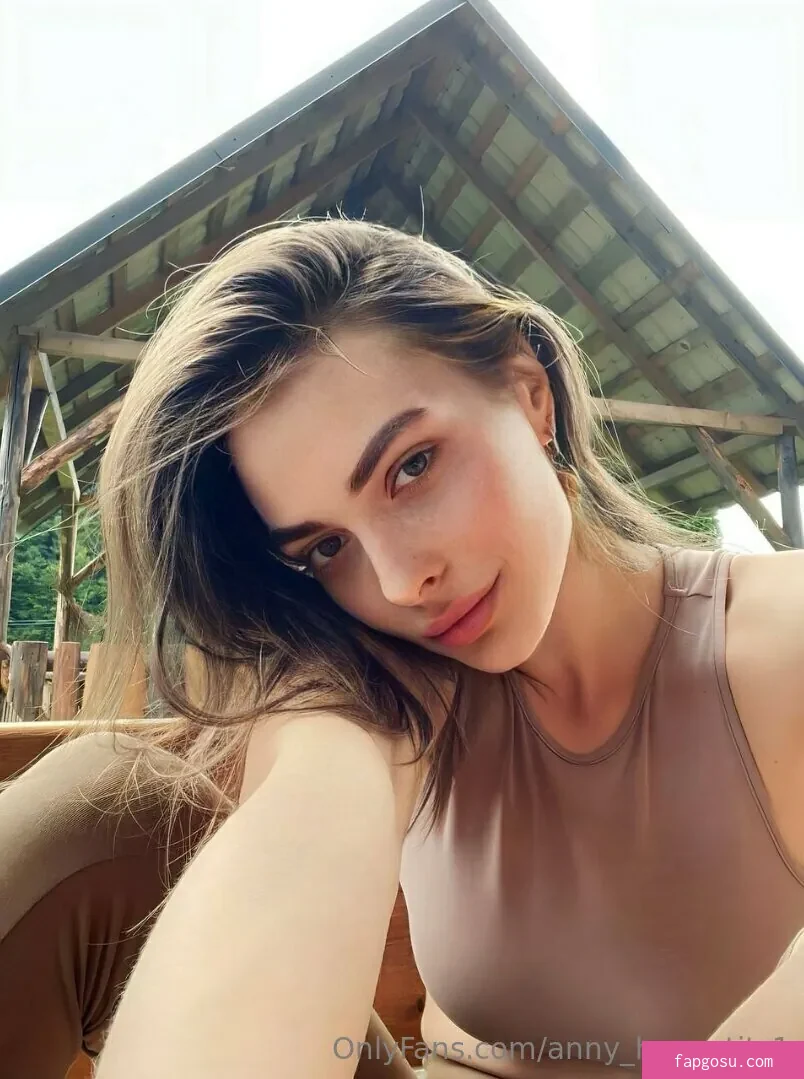 anny_huge_tits1