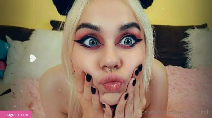 anny_huge_tits1
