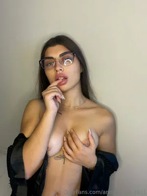 anny_huge_tits1