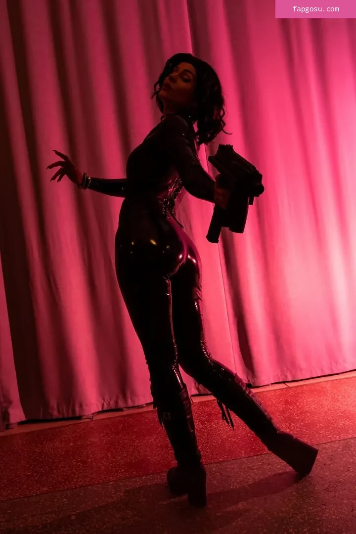 Anya Ichios