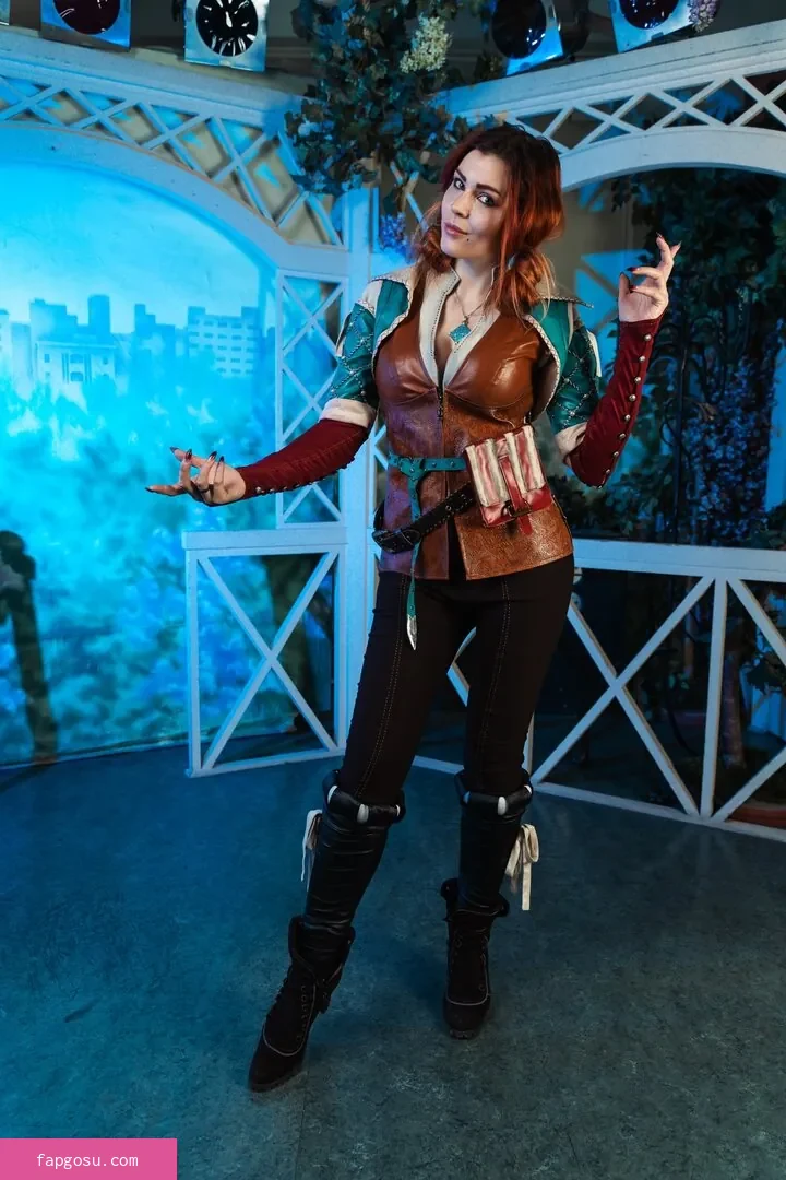 Anya Ichios