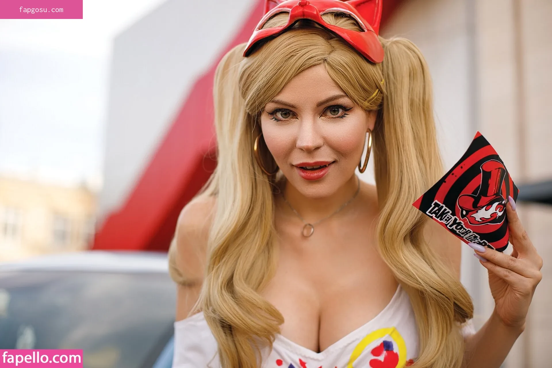 Anya Ichios