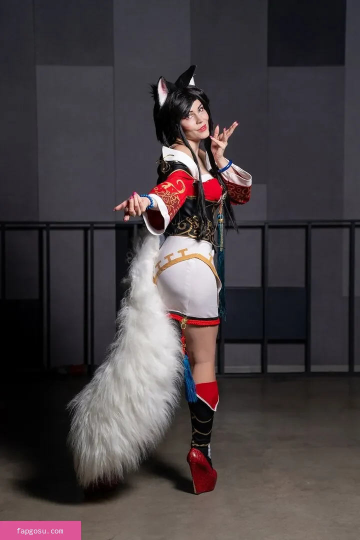 Anya Ichios