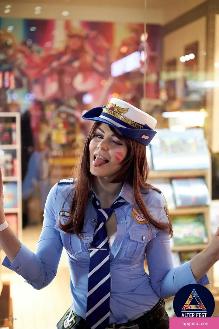 Anya Ichios
