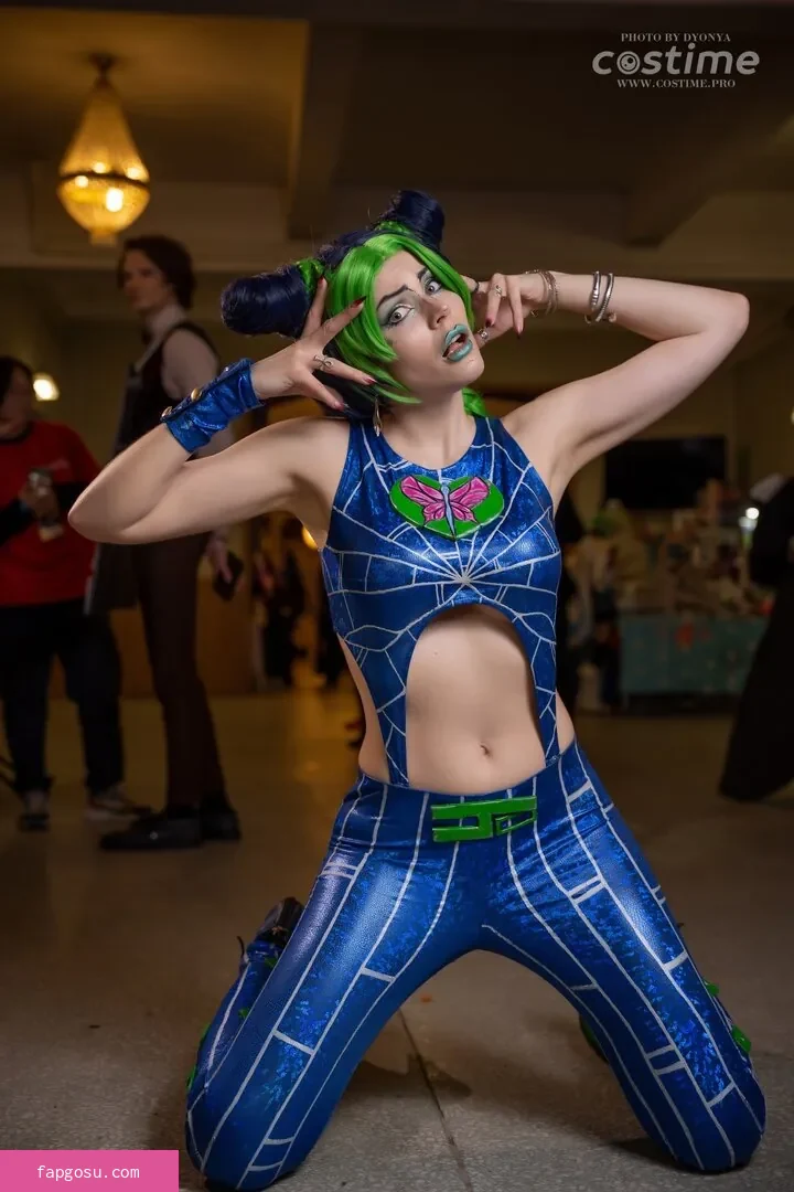Anya Ichios