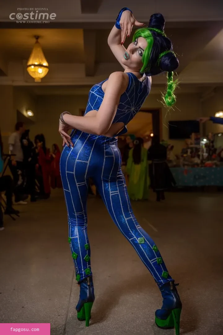 Anya Ichios