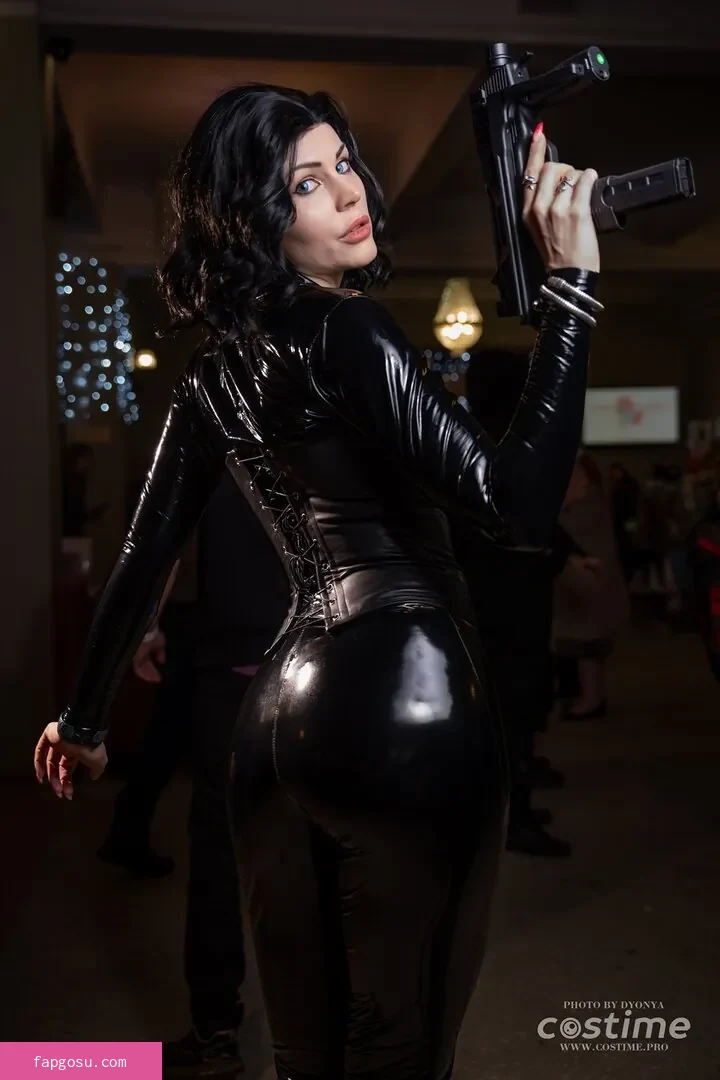 Anya Ichios