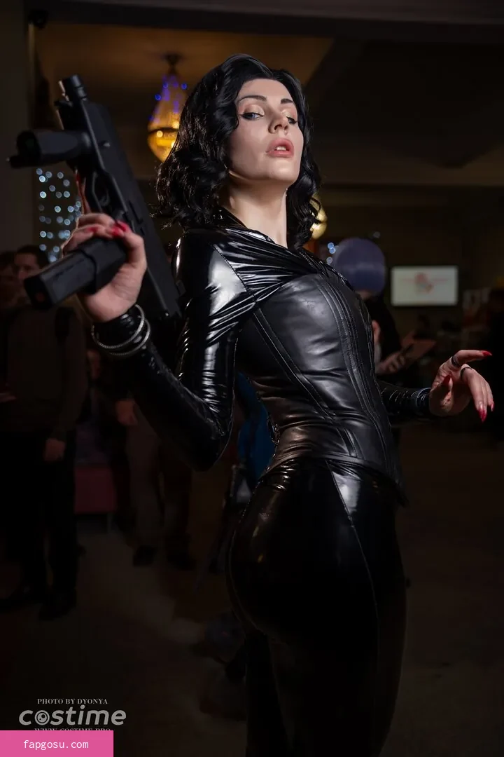 Anya Ichios