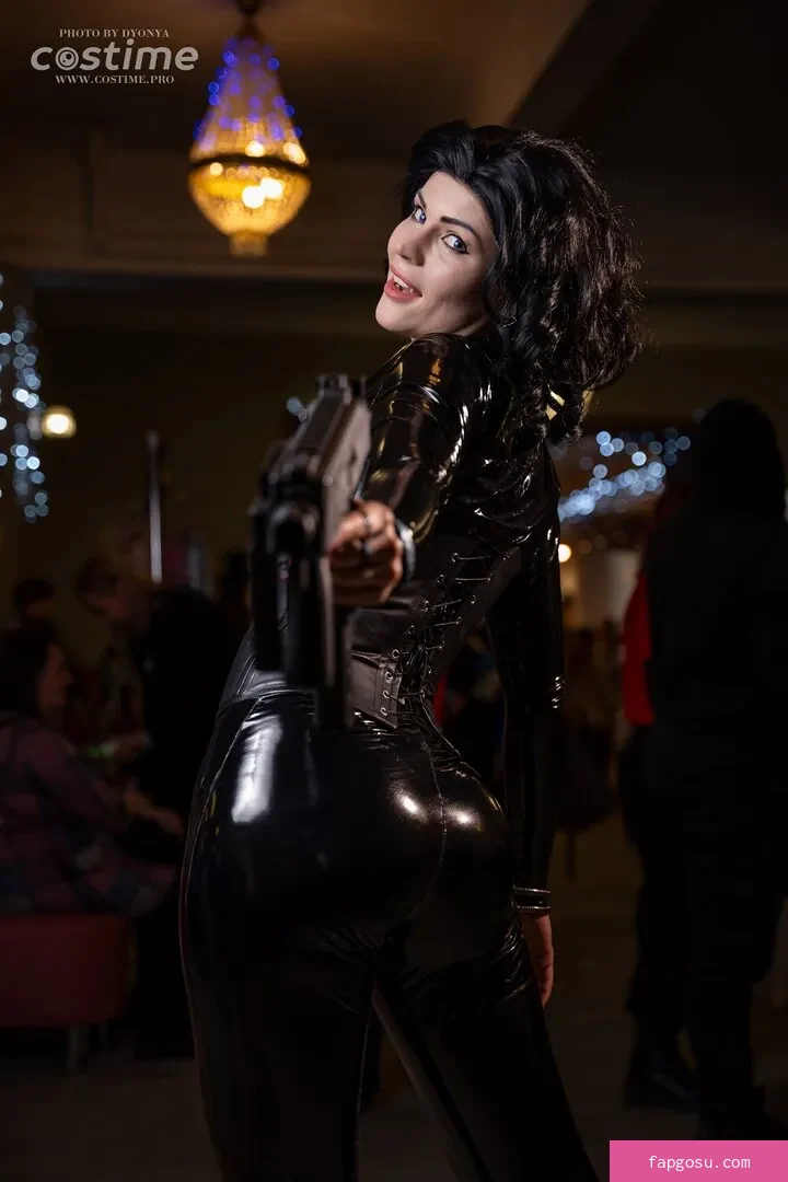 Anya Ichios