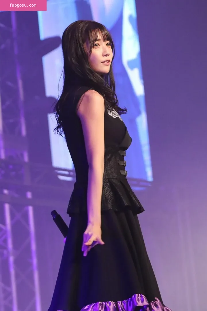 Amau Kisumi 天羽希純