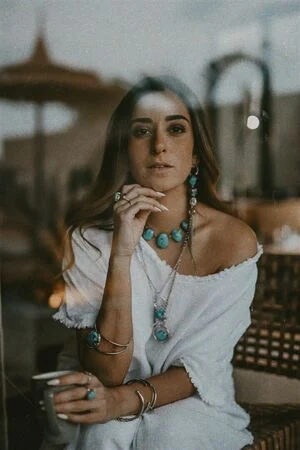 Amina Khalil content