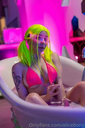 AliceBong