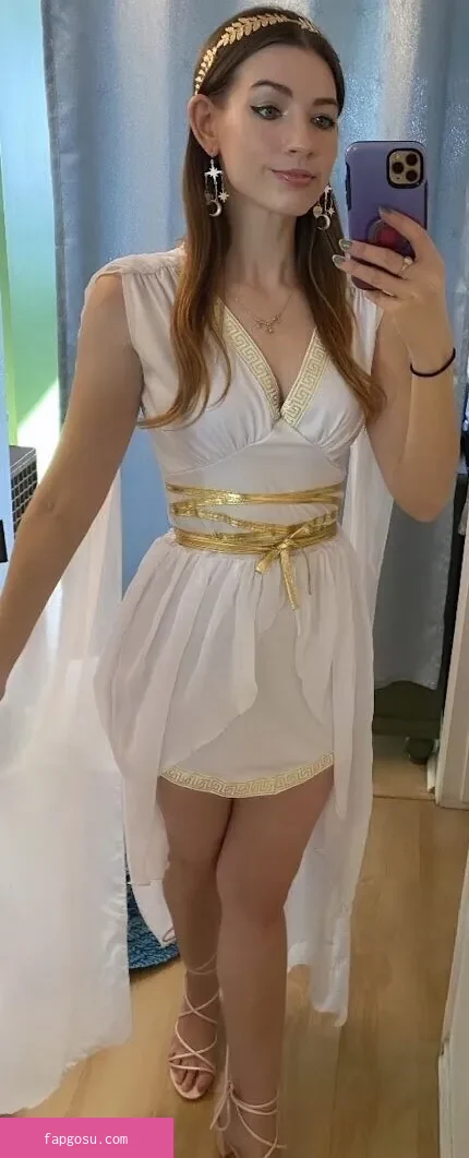 Amanda Lynne