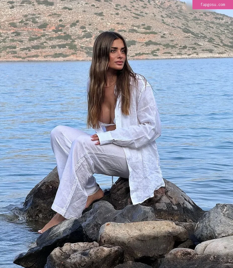 Angelina Lilienne