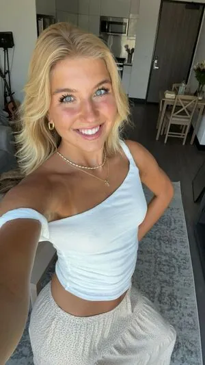 Aniela Leon