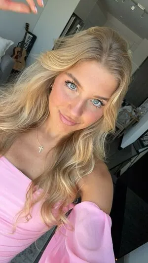 Aniela Leon