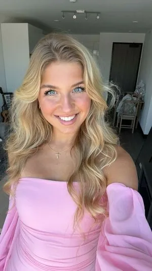 Aniela Leon
