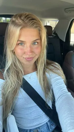 Aniela Leon