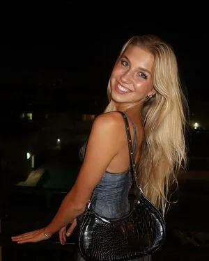 Aniela Leon