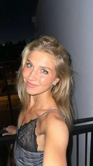 Aniela Leon