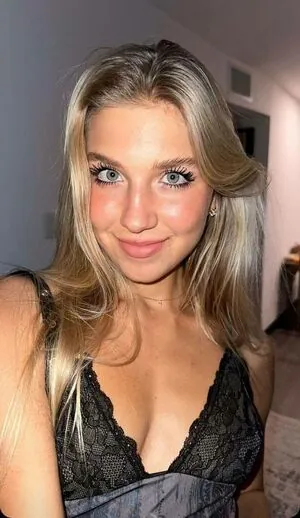 Aniela Leon