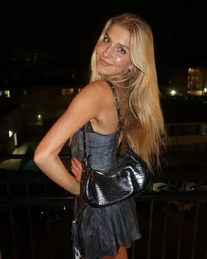 Aniela Leon