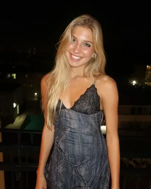Aniela Leon