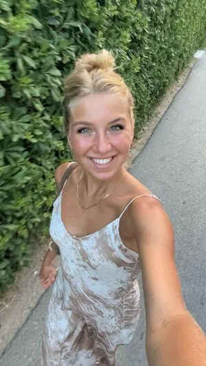 Aniela Leon