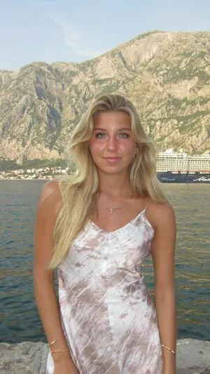 Aniela Leon