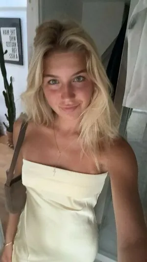 Aniela Leon