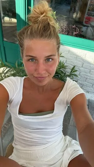 Aniela Leon
