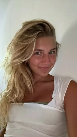 Aniela Leon