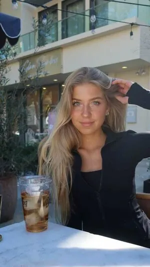 Aniela Leon