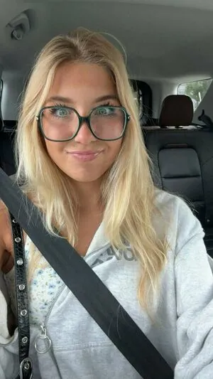Aniela Leon