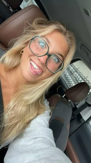 Aniela Leon