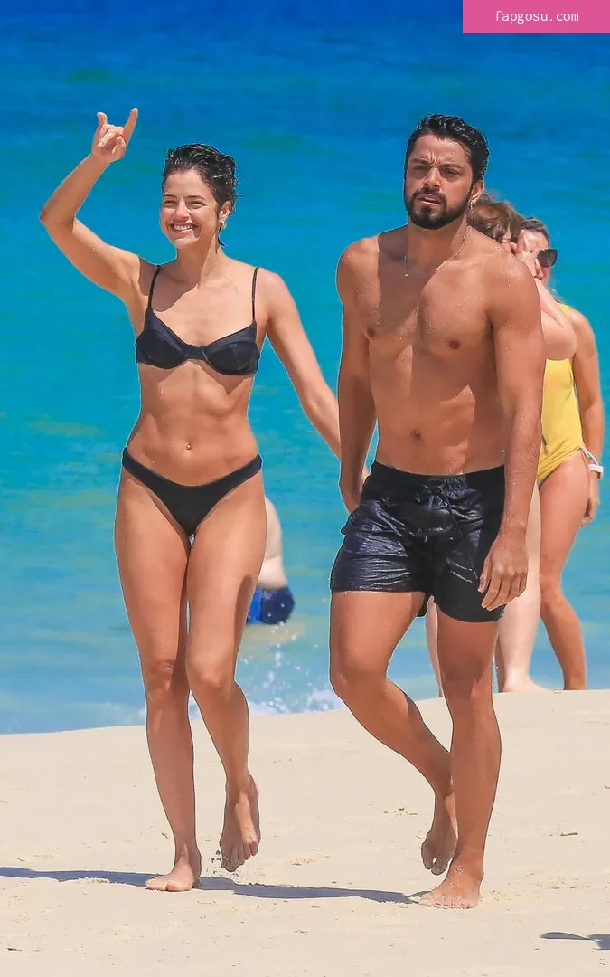 Agatha Moreira