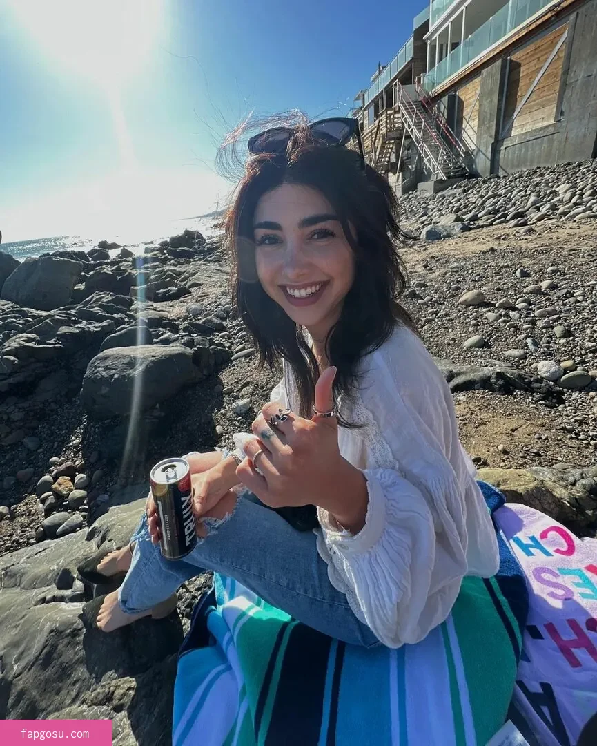 Alexa Mansour