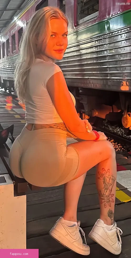 Angelina Mayer