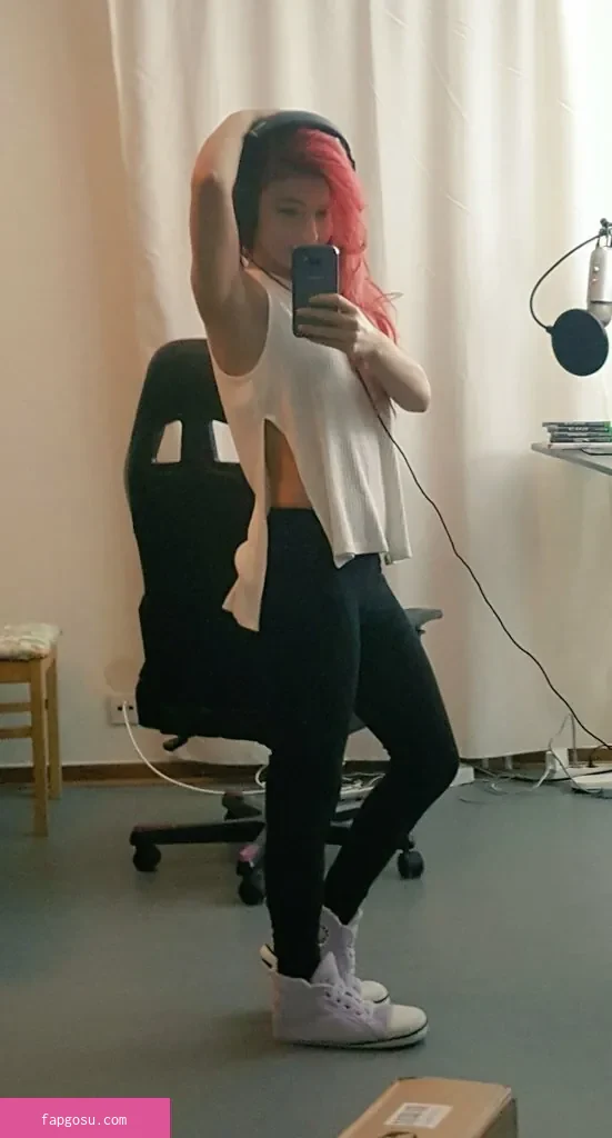 AnnieFuchsia