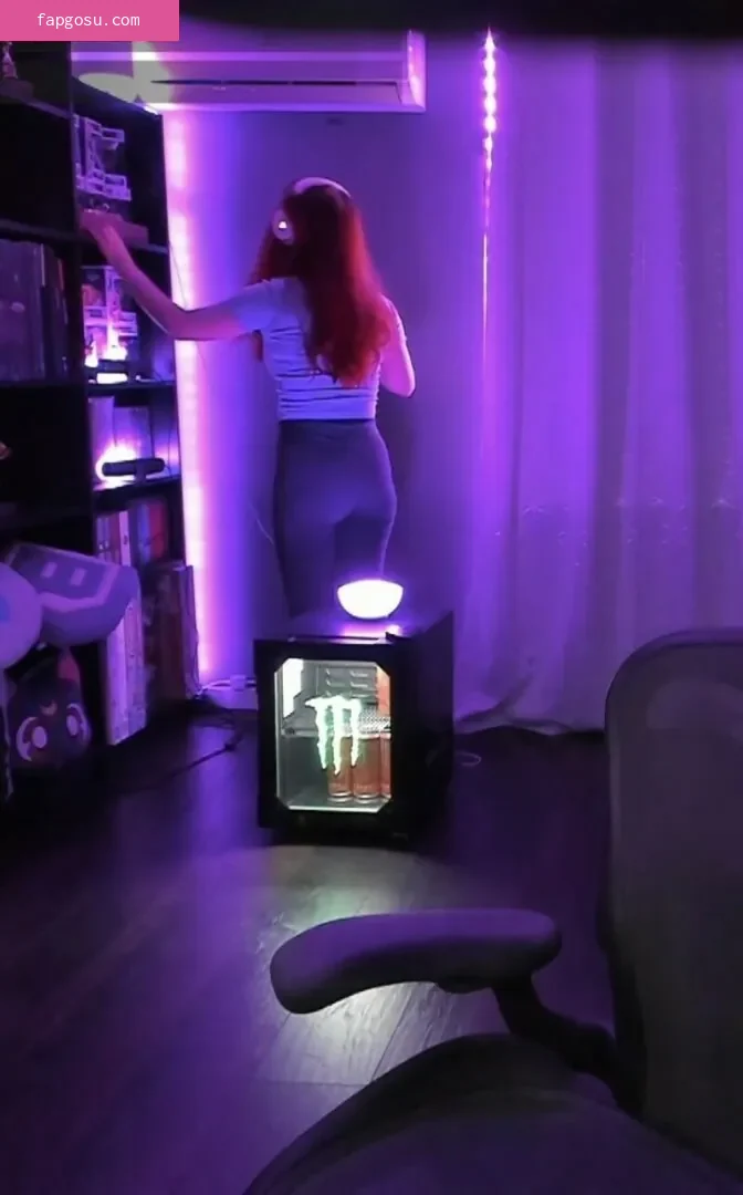 AnnieFuchsia